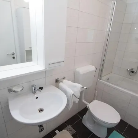 Verunic 14286d فيلي رات