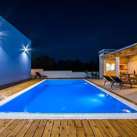 Verunic 14286d Veli Rat